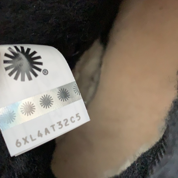 New authentic UGG classic boom boots - Picture 10 of 11